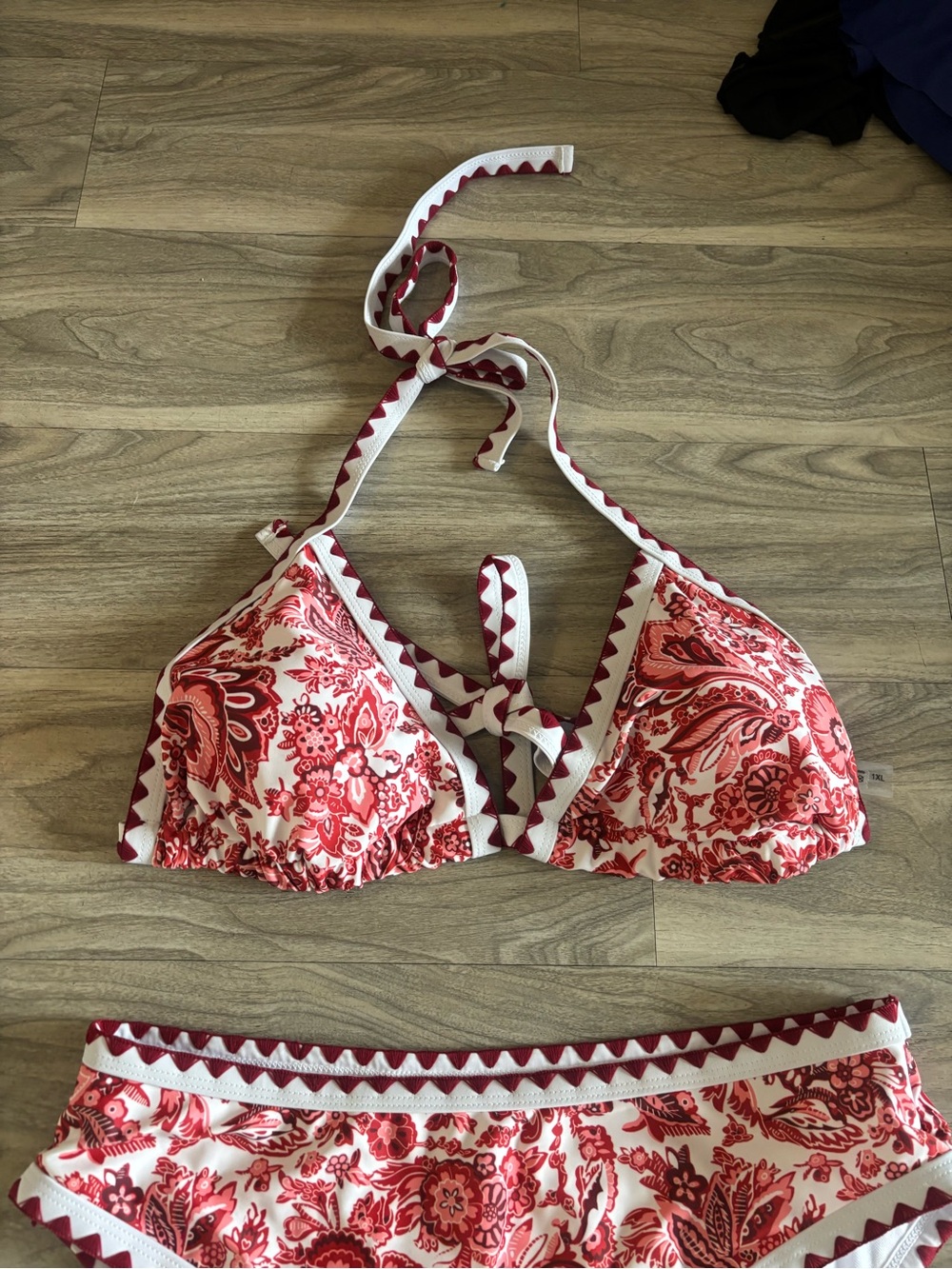 Zaful Red and White Paisley Triangle Bikini Set - Picture 5 of 6